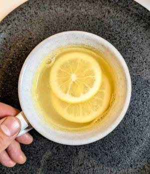 リンゴ農家の『ホットドリンク』が話題　リンゴジュースとレモンを煮るだけで？