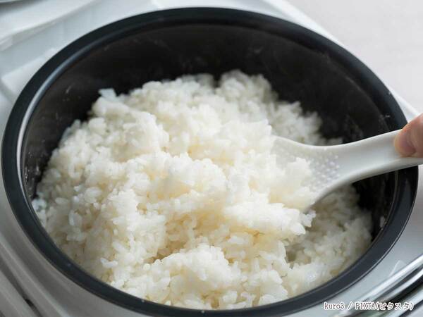 「炊飯時に入れると…」　米のプロが教える！新米みたいになる『調味料』とは？