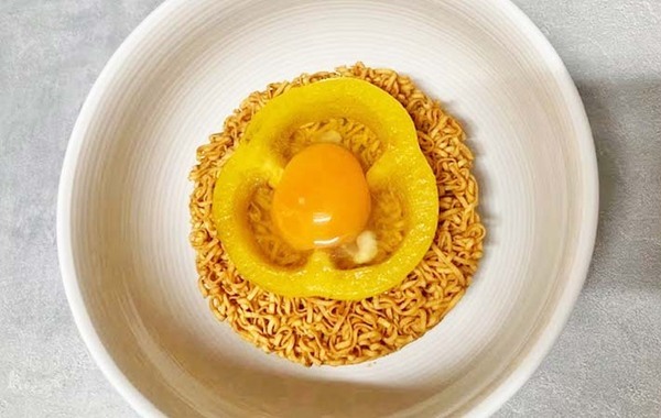 チキンラーメンにお花を咲かせる方法とは？　「フラワーチキンラーメン」を作ってみた