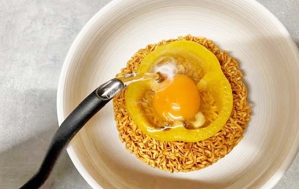 チキンラーメンにお花を咲かせる方法とは？　「フラワーチキンラーメン」を作ってみた