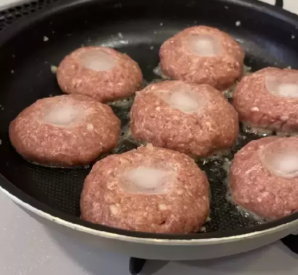 ハンバーグを作る時は…　調理がラクになる方法に「知らなかった」「これは発明」