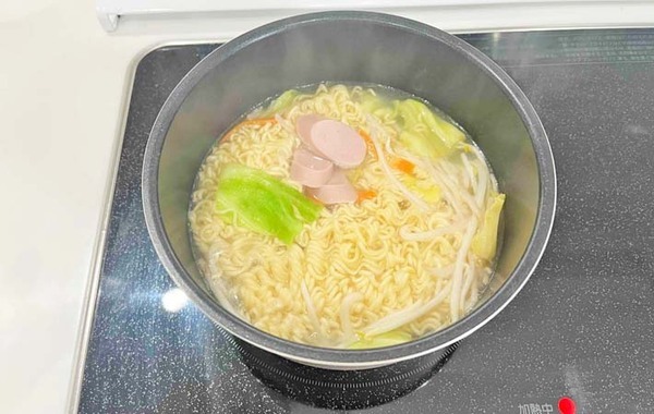 ニッスイが教えるインスタント麺のアレンジ　簡単なレシピに「夜食にぴったり」