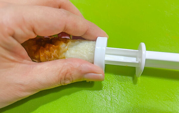 １００均の便利グッズでちくわが変身！　使い方に「簡単」「仕上がりがきれい」