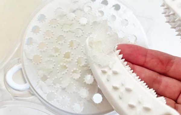 ダイソーで買ったグリップ　使い道に「キッチンの救世主」「無駄なく使えるね」