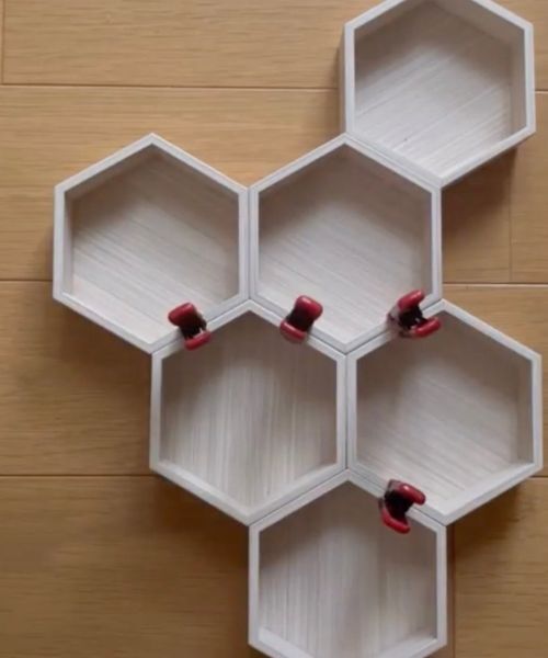 １００均のウッドスタイルヘキサゴン、くっ付けていくと…　できたものに「天才！」