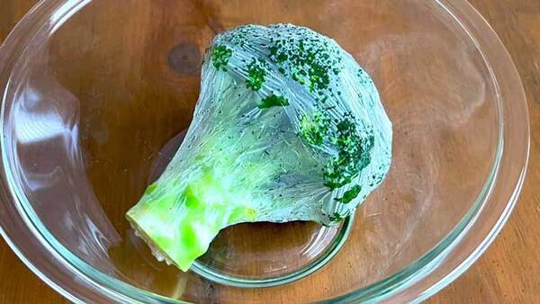 １０分もかからない…　ゆでないブロッコリーレシピに「この発想はなかった」