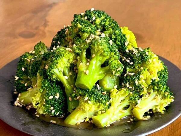 １０分もかからない…　ゆでないブロッコリーレシピに「この発想はなかった」