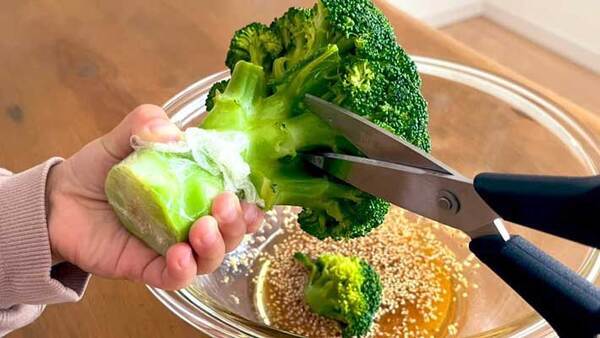 １０分もかからない…　ゆでないブロッコリーレシピに「この発想はなかった」