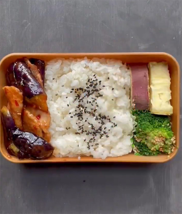 ご飯は端に寄せません　プロが教える弁当の詰め方に「これはいい」「勉強になる」