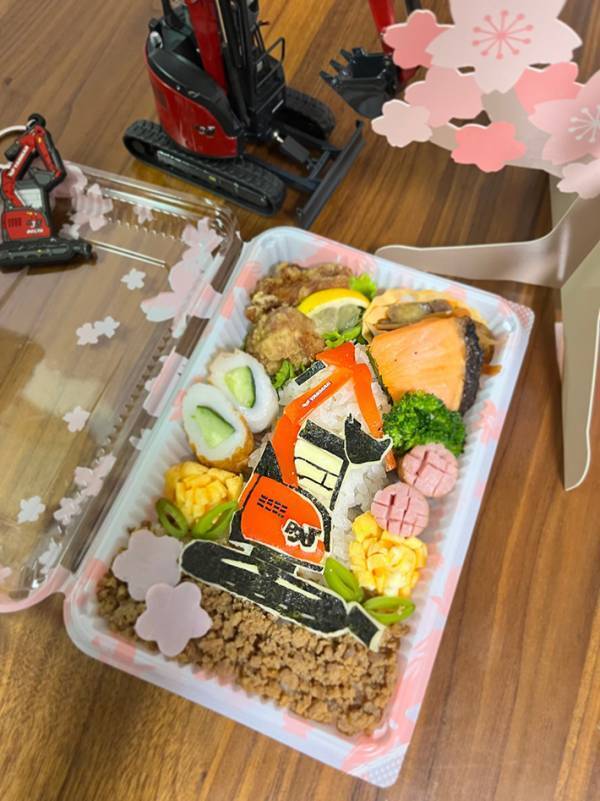 建機の会社が作った『キャラ弁』に驚き　「すごい！」「愛が詰まってる」