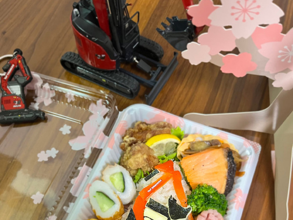 建機の会社が作った『キャラ弁』に驚き　「すごい！」「愛が詰まってる」