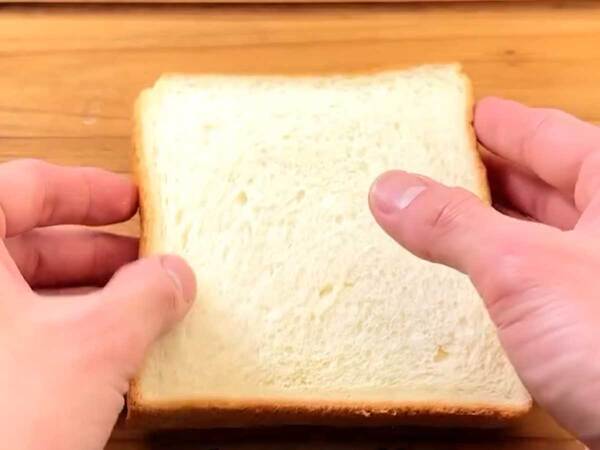 のせて２分焼くと…？　簡単おやつに「はみ出るほど置きたい！」