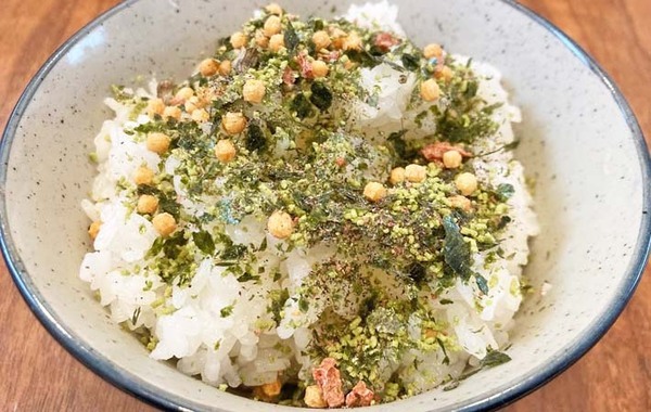 ご飯に混ぜたのは…？　永谷園のアイディアに「簡単！」「別の味もうまいはず」