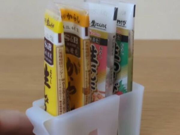 ダイソーで買ったドアポケットケース　冷蔵庫で使うのではなく…　「万能でびっくり」「思い付かなかった」