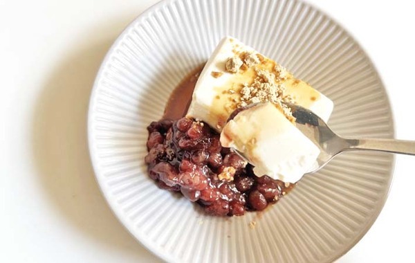 豆腐、醤油をかけずに…　意外すぎる食べ方に「斬新でびっくり」「試したい」