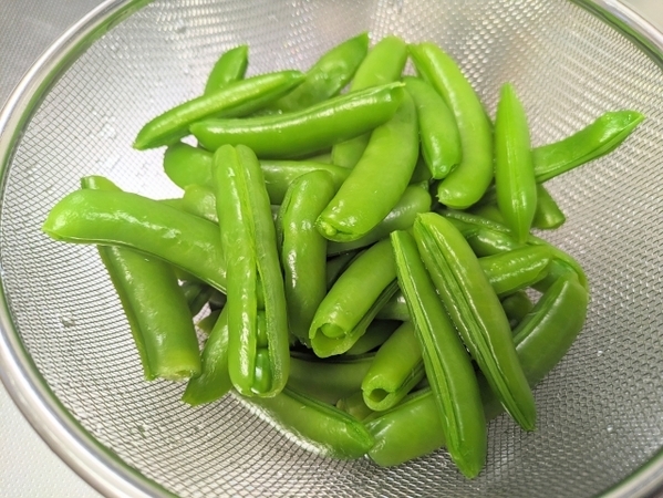 筋取りが驚くほど簡単に！　スナップエンドウの下処理テクニック