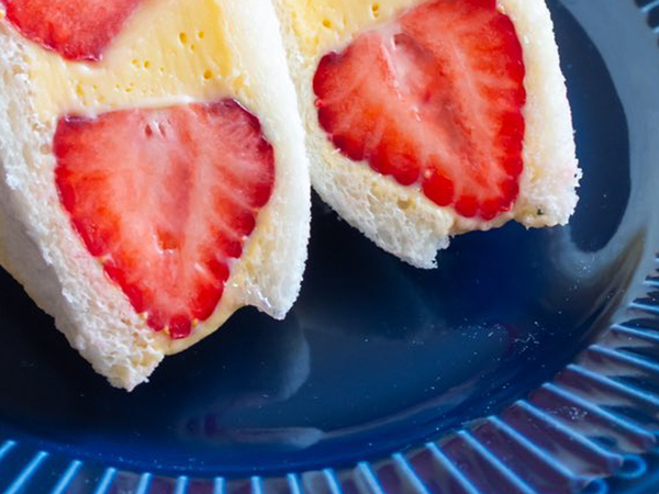 自宅で作ったサンドイッチ　挟んだものに「いや、最高か！」