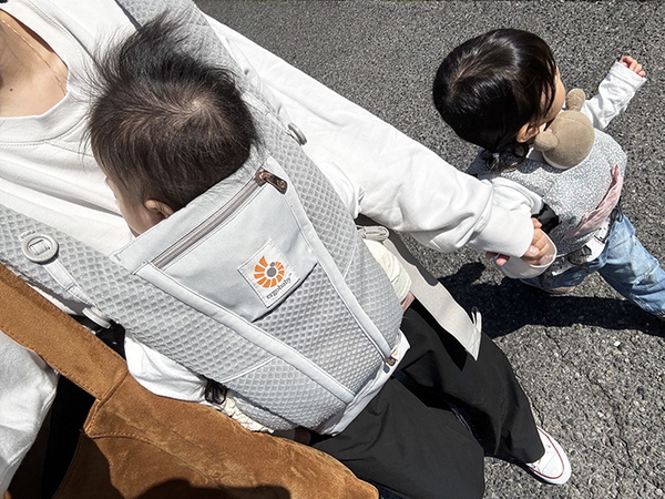 母「必ず声をかけられる」　２歳児を見ると？「声出た」「その手があったか」