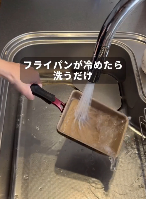 「そんな手があったとは」　卵焼きがくっ付くフライパンを、身近なあの道具で？