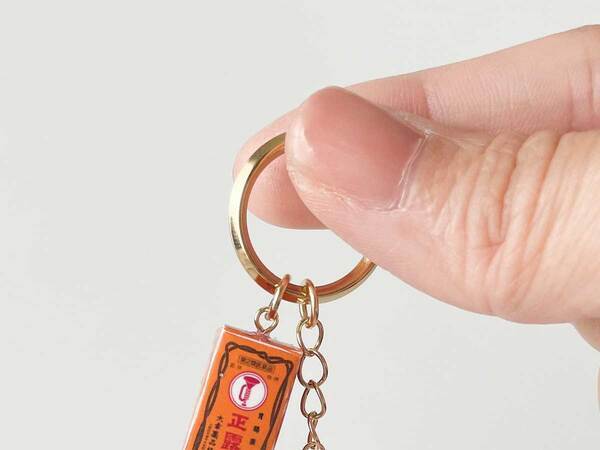 手に持っているキーホルダー　ぶら下がっていたのは…「その発想はなかった」「天才」