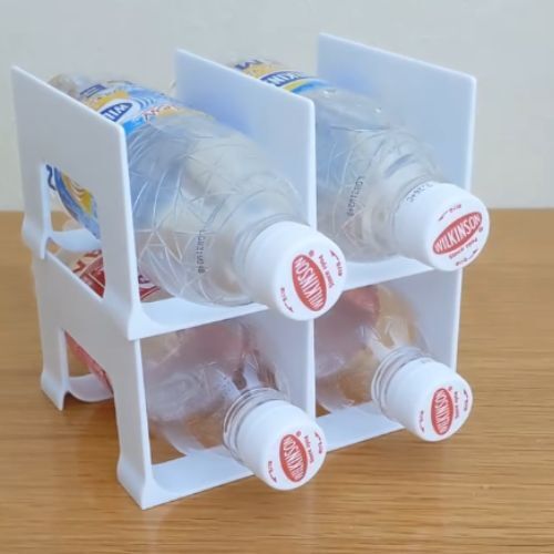 ダイソーの『ペットボトルラック』が便利！　「万能すぎ」「早速買います」