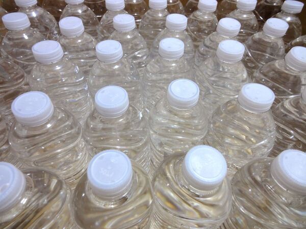 ダイソーの『ペットボトルラック』が便利！　「万能すぎ」「早速買います」