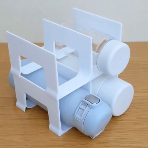 ダイソーの『ペットボトルラック』が便利！　「万能すぎ」「早速買います」