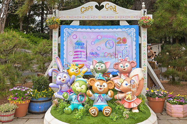 ダッフィー２０周年のイベント、ドナルドが主役のパレードが開始！　一石三鳥のお土産も