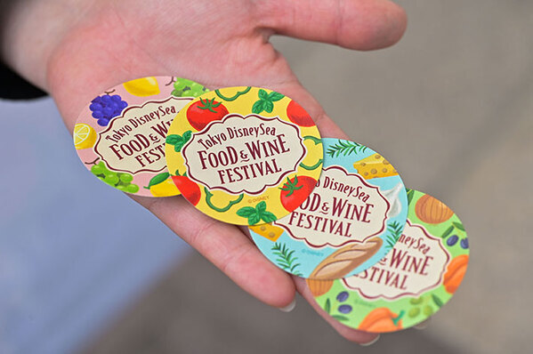 ダッフィー２０周年のイベント、ドナルドが主役のパレードが開始！　一石三鳥のお土産も