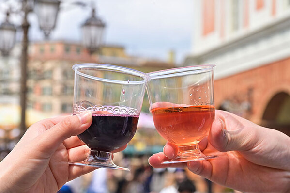 ダッフィー２０周年のイベント、ドナルドが主役のパレードが開始！　一石三鳥のお土産も