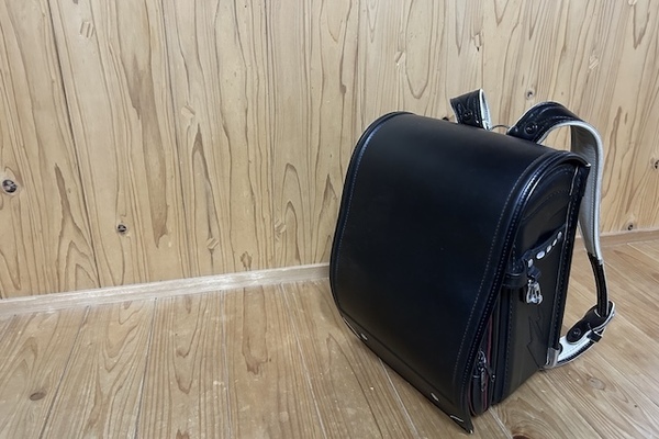 ランドセルのお手入れはどうしてる？　使用NGアイテムに「覚えておきます」