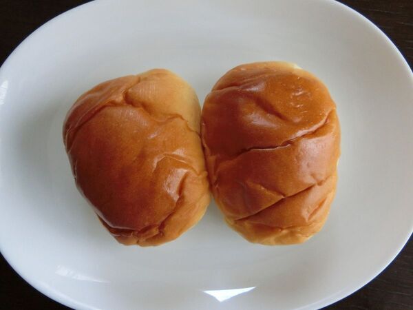 ロールパンを『裏返して』焼くと…？　試した結果に「早速やる」「すばらしい！」