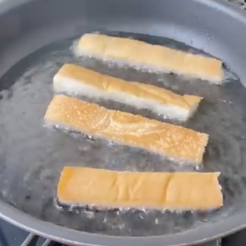 子供のおやつに困ったら？　パンの耳のアレンジ法に「ヤバい」「今度やる」