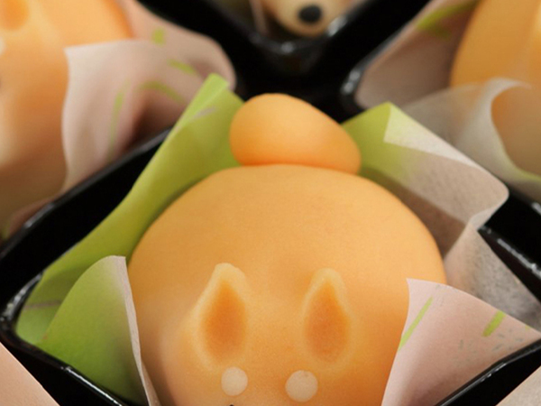 ３色そろった『柴犬』和菓子に「圧巻だ…」　白シバだけの写真では？