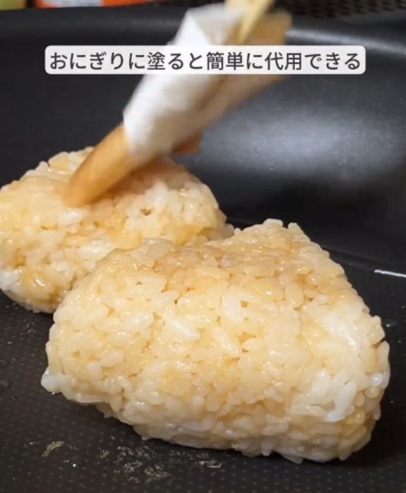 『焼きおにぎり』が崩れなくなる！　簡単に作れる裏技に「知らなかった」