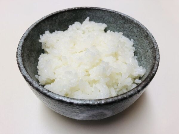 『焼きおにぎり』が崩れなくなる！　簡単に作れる裏技に「知らなかった」