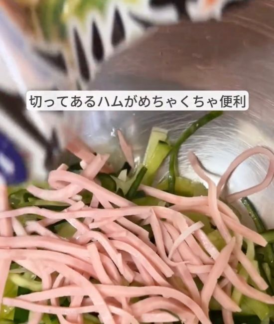 マカロニをゆでる時に『オリーブオイル』を加えると…？　食感の違いがすごい！