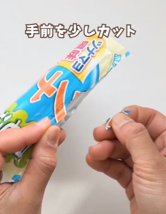 ラップの容器を活用して…？　浮かせる収納が作れるDIYが超便利！