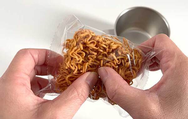 「なんで今までなかったんだ？」　無印良品の保温マグに『アレ』が付いたら圧倒的に使いやすい！