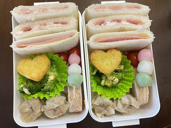 ３児の母「くらえ！」　小学生息子の弁当に「その発想はなかった」「よすぎる…」