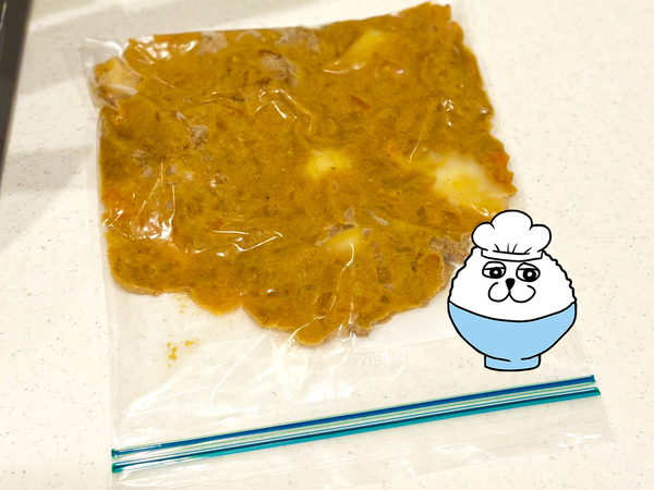 その発想はなかった！　汚さずに入れるコツに「気づかなかった」「有益すぎる」