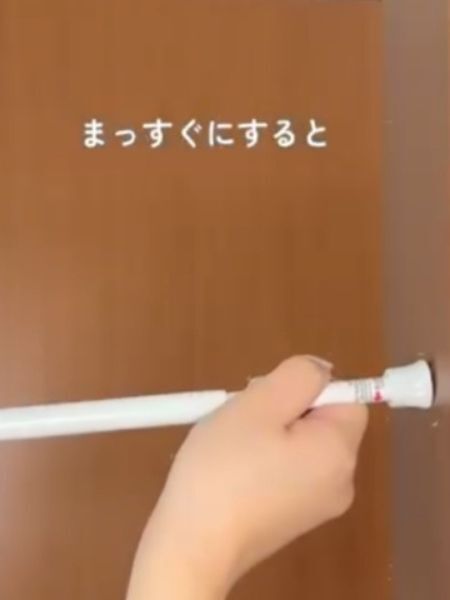 突っ張り棒が落下するなら…　意外と知らない正しい取り付け方