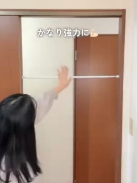 突っ張り棒が落下するなら…　意外と知らない正しい取り付け方