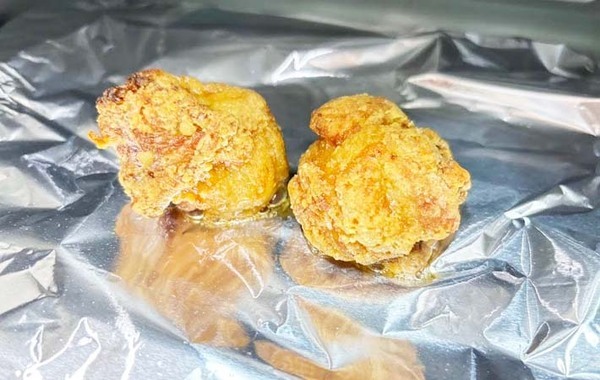 アルミホイルの上にから揚げを？　味の素の提案に「もっと早く知りたかった」