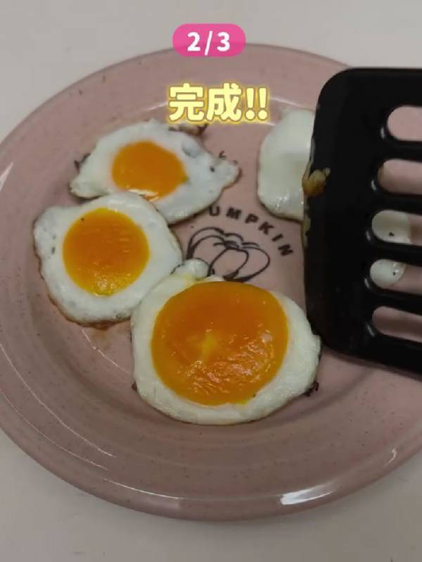 ラップに包んで冷凍した卵　できあがった料理がお得！