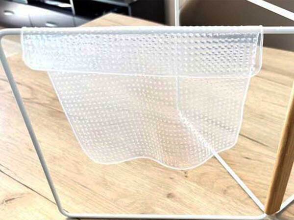 ダイソーの『シリコンラップ』　思わぬ活用法に「コスパ最強」「なんて魅力的」