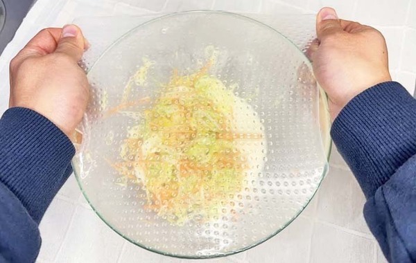 ダイソーの『シリコンラップ』　思わぬ活用法に「コスパ最強」「なんて魅力的」
