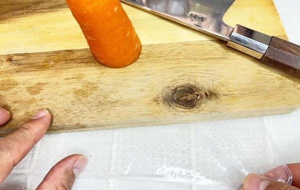 ダイソーの『シリコンラップ』　思わぬ活用法に「コスパ最強」「なんて魅力的」