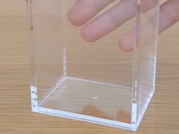 『無印良品』の『アクリルペンスタンド』　ペンだけではなく…　「万能でびっくり」