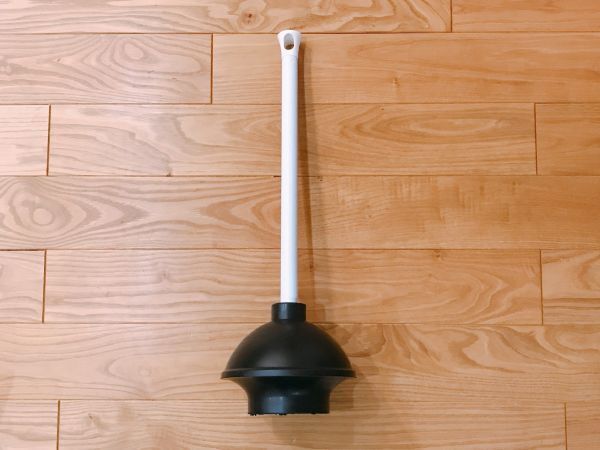 浴室の排水口が詰まったら「やってみて」　いざという時慌てない解決策とは